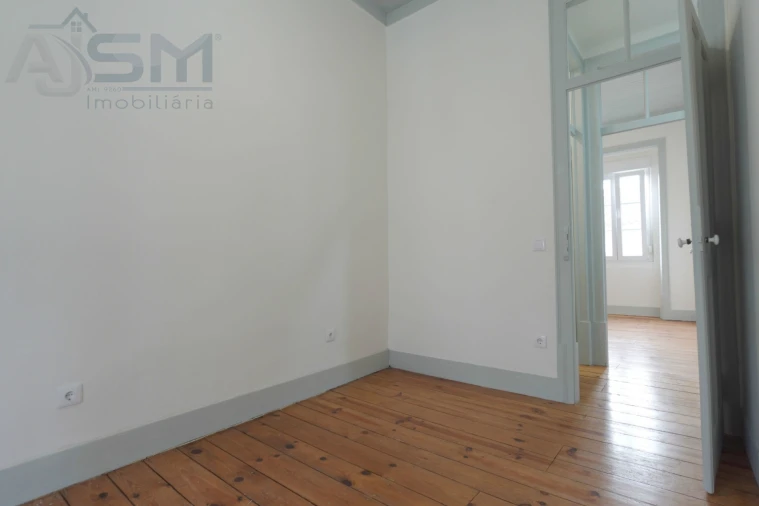 Apartamento T3 para Arrendamento em Bombarral e Vale Covo Foto 17