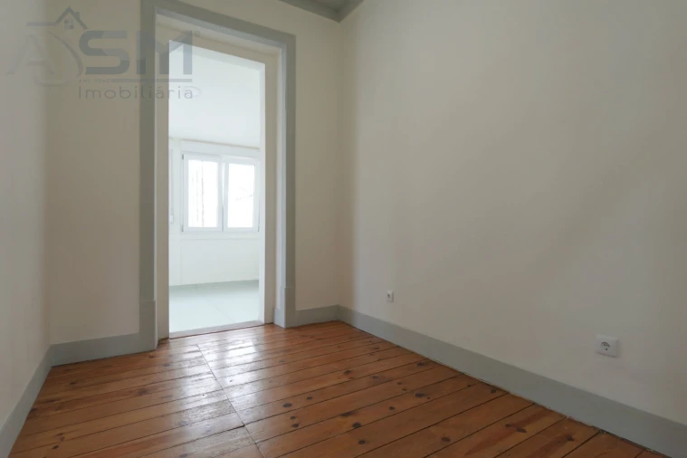 Apartamento T3 para Arrendamento em Bombarral e Vale Covo Foto 14