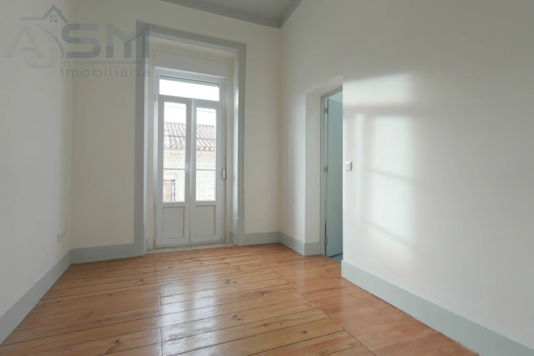 Apartamento T3 para Arrendamento em Bombarral e Vale Covo Foto 3