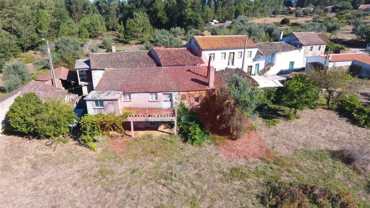 Moradia T4 para Venda em Espariz e Sinde Foto 2