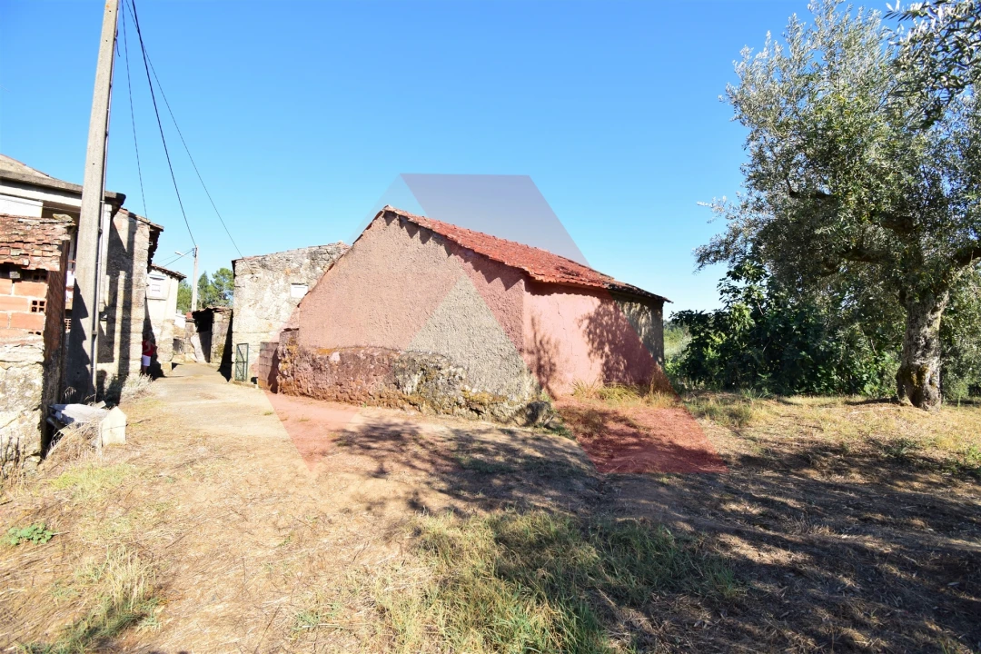 Moradia T4 para Venda em Espariz e Sinde Foto 14