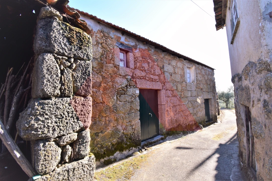 Moradia T4 para Venda em Espariz e Sinde Foto 17