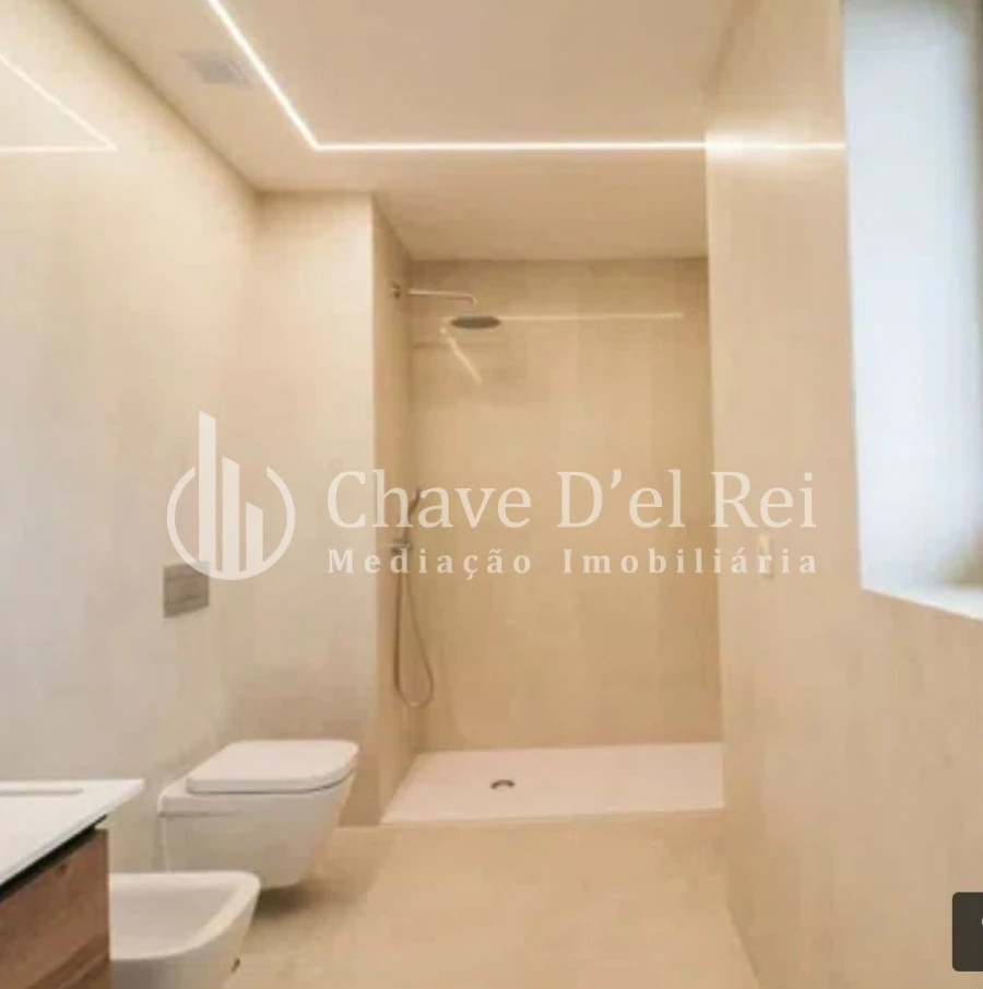 Apartamento T4 para Venda em Viseu Foto 7