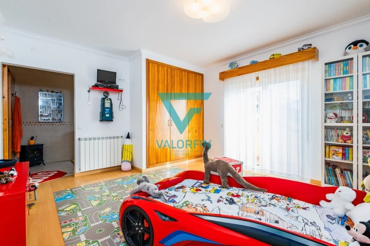 Moradia T4 para Venda em Batalha Foto 12