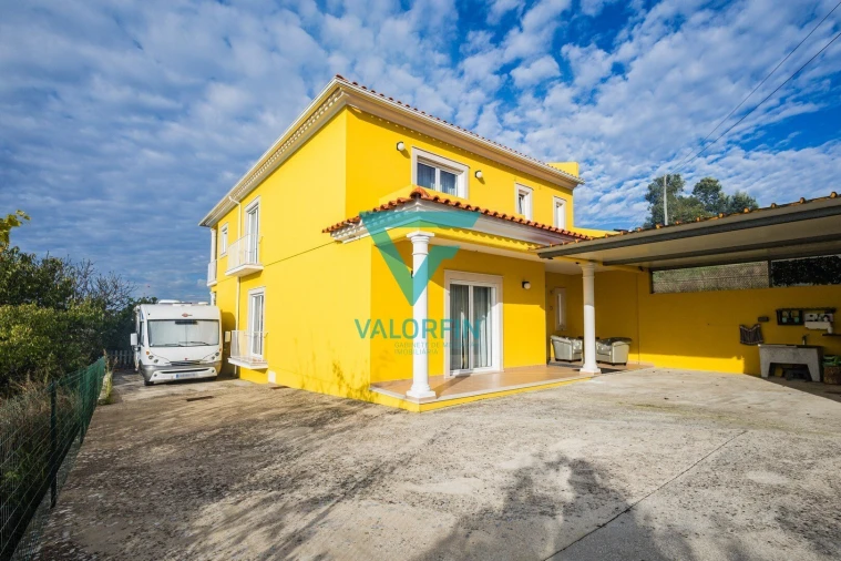 Moradia T4 para Venda em Batalha Foto 17