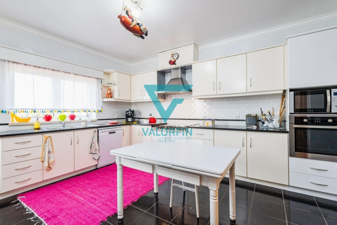 Moradia T4 para Venda em Batalha Foto 5