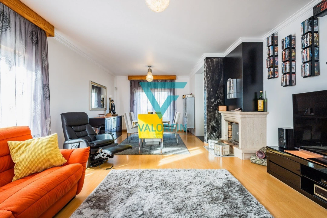 Moradia T4 para Venda em Batalha Foto 2