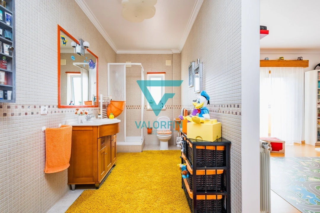 Moradia T4 para Venda em Batalha Foto 14