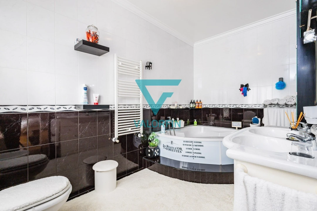 Moradia T4 para Venda em Batalha Foto 9