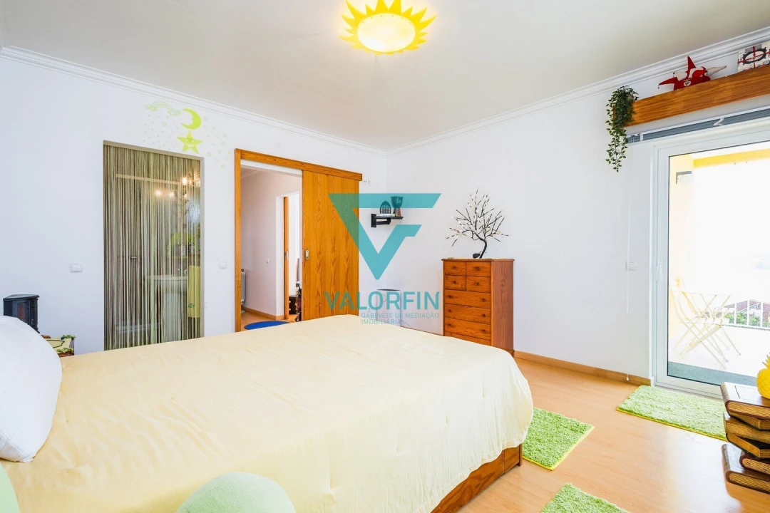 Moradia T4 para Venda em Batalha Foto 10