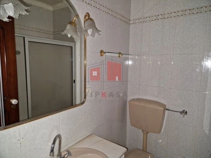 Apartamento T2 para Venda em Pontinha e Famões Foto 18