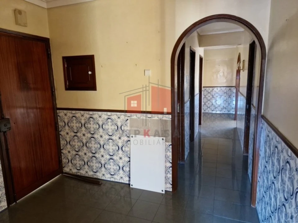 Apartamento T2 para Venda em Pontinha e Famões Foto 10