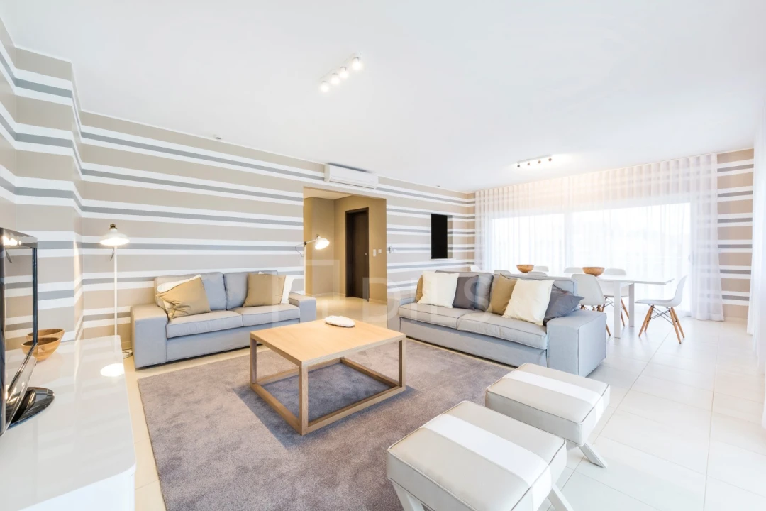 Apartamento T2 para Venda em Quarteira Foto 30