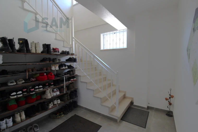 Moradia T3 para Venda em Vimeiro Foto 16