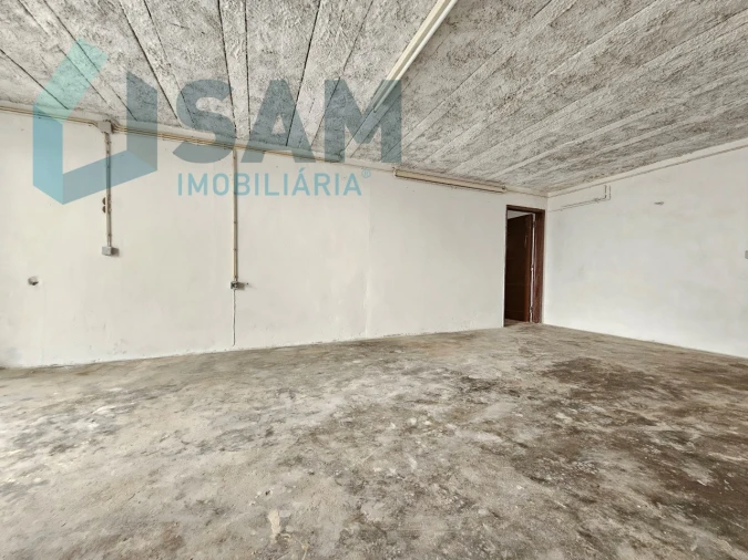 Moradia T3 para Venda em Santa Maria, São Pedro e Matacães Foto 12