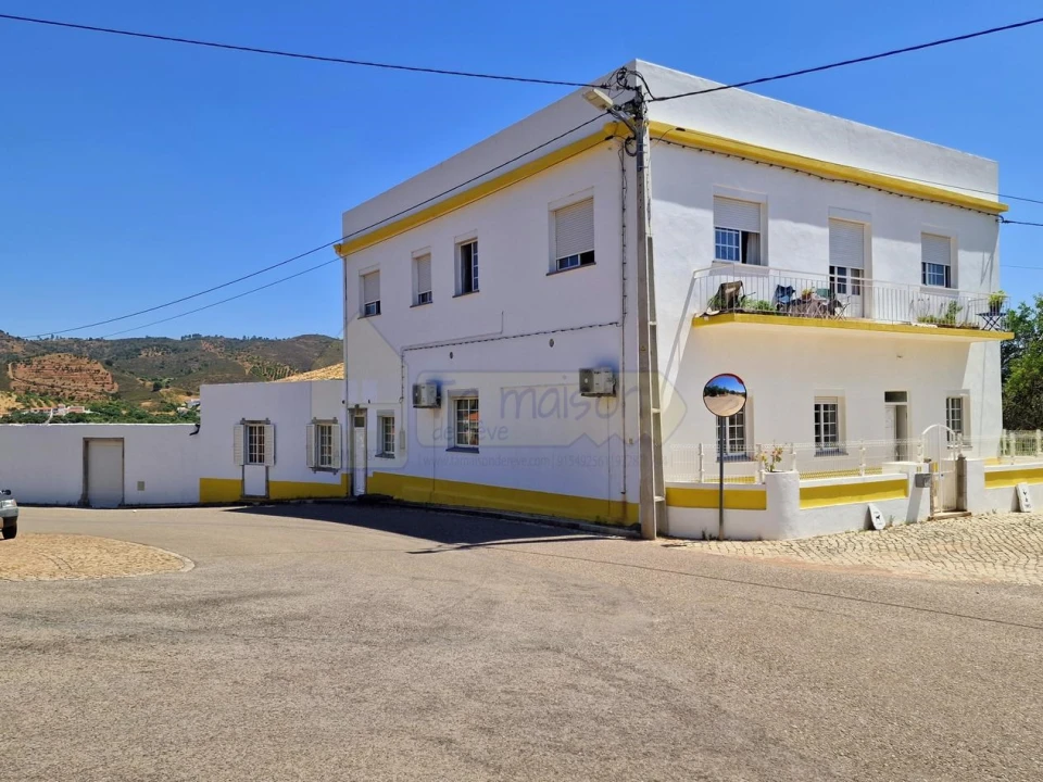 Moradia T7 para Venda em Salir Foto 1