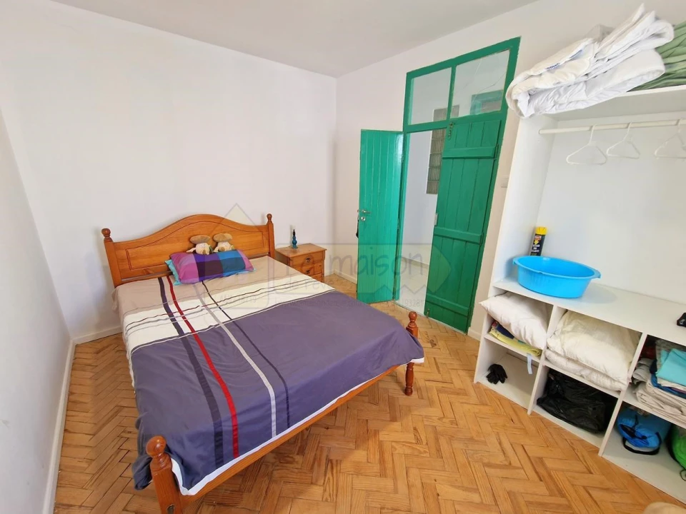 Moradia T7 para Venda em Salir Foto 12