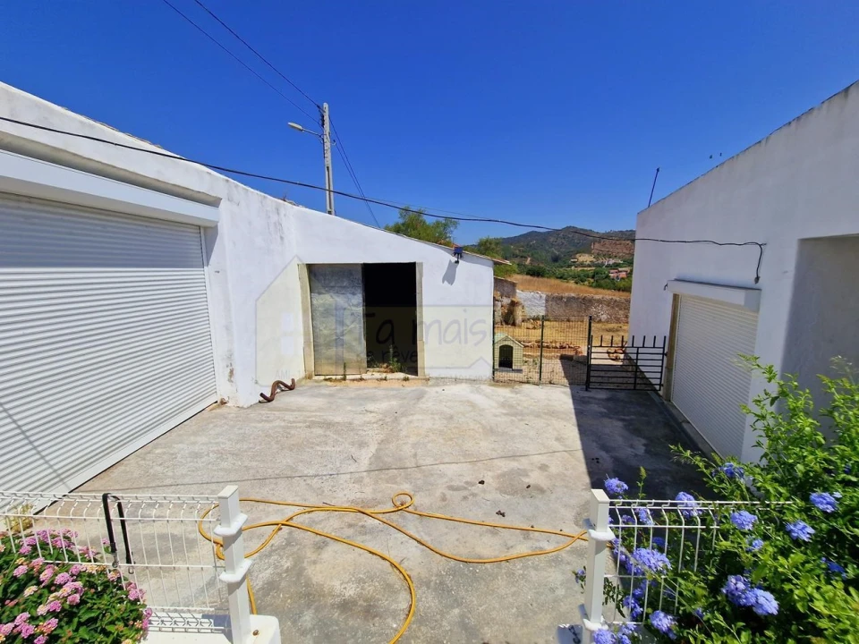 Moradia T7 para Venda em Salir Foto 25