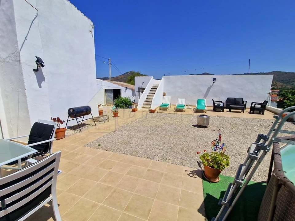 Moradia T7 para Venda em Salir Foto 33