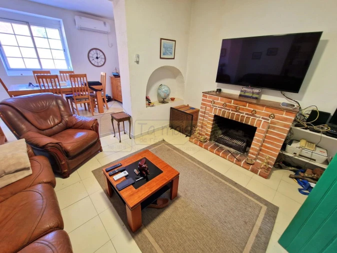 Moradia T7 para Venda em Salir Foto 5