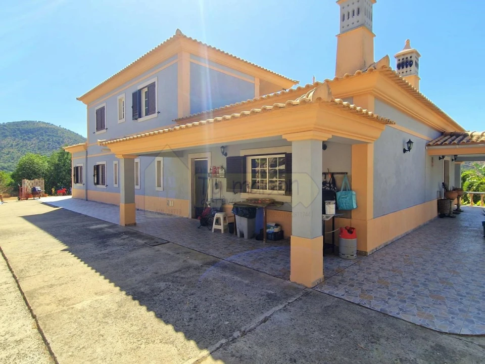 Moradia T5 para Venda em Salir Foto 4