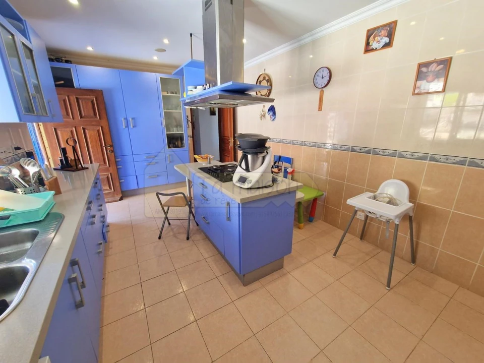 Moradia T5 para Venda em Salir Foto 12