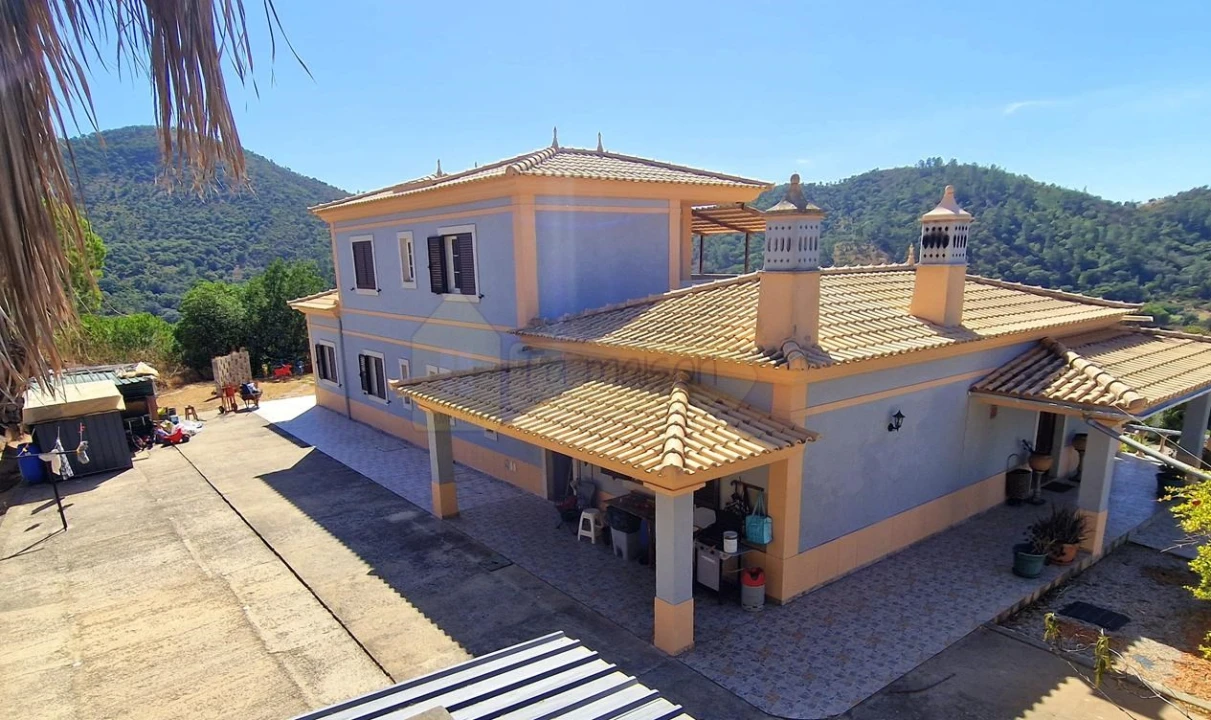 Moradia T5 para Venda em Salir Foto 32