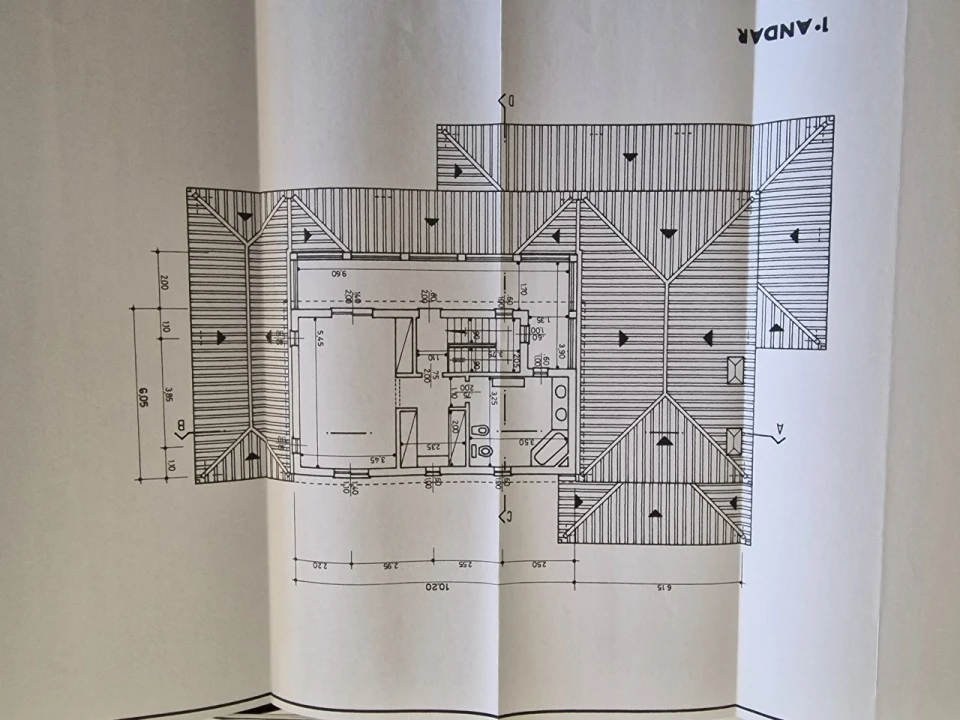 Moradia T5 para Venda em Salir Planta 4