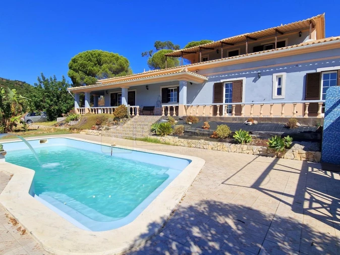 Moradia T5 para Venda em Salir Foto 2