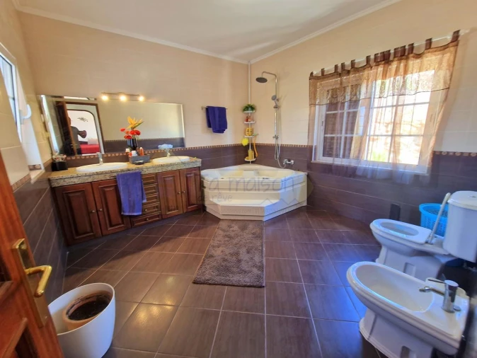 Moradia T5 para Venda em Salir Foto 16