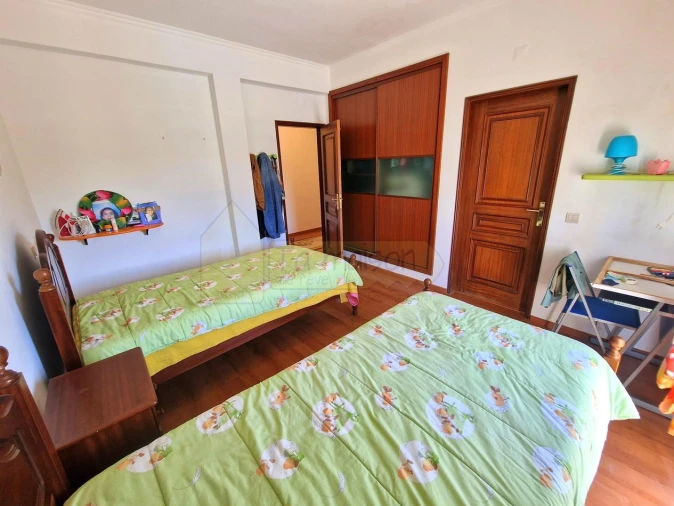 Moradia T5 para Venda em Salir Foto 19