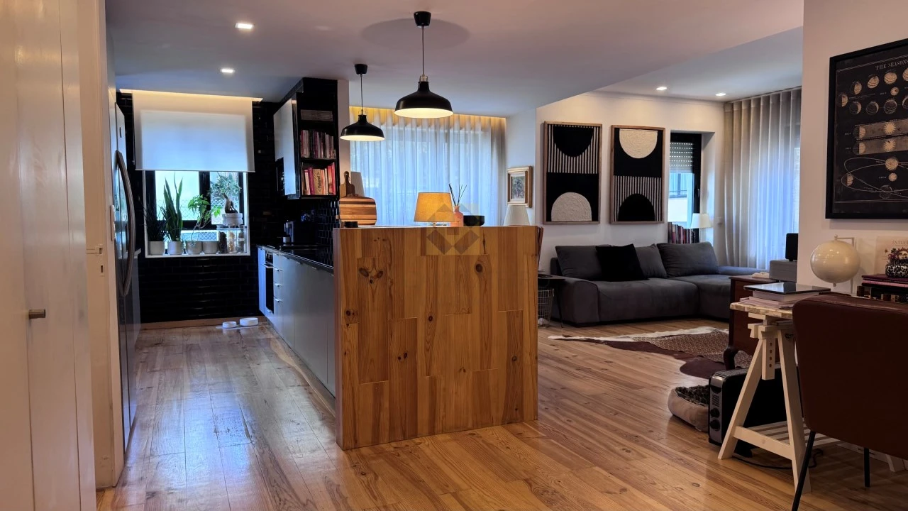 Apartamento T3 para Venda em Aldoar, Foz do Douro e Nevogilde Foto 1