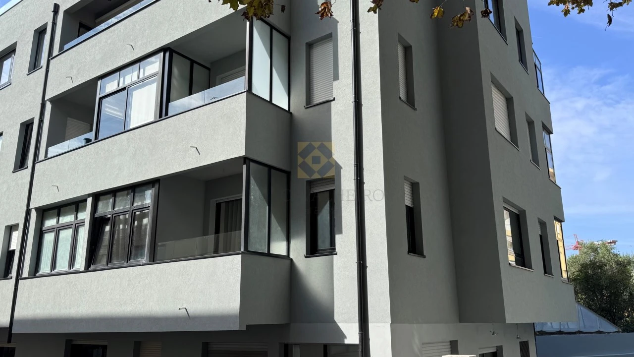 Apartamento T3 para Venda em Aldoar, Foz do Douro e Nevogilde Foto 3