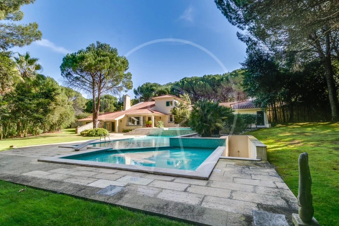 Moradia T5 para Venda em Santo Estêvão Foto 1