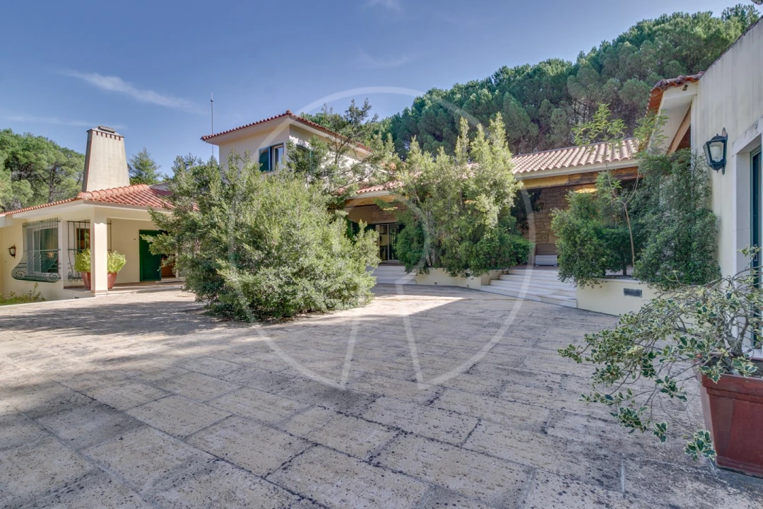 Moradia T5 para Venda em Santo Estêvão Foto 3