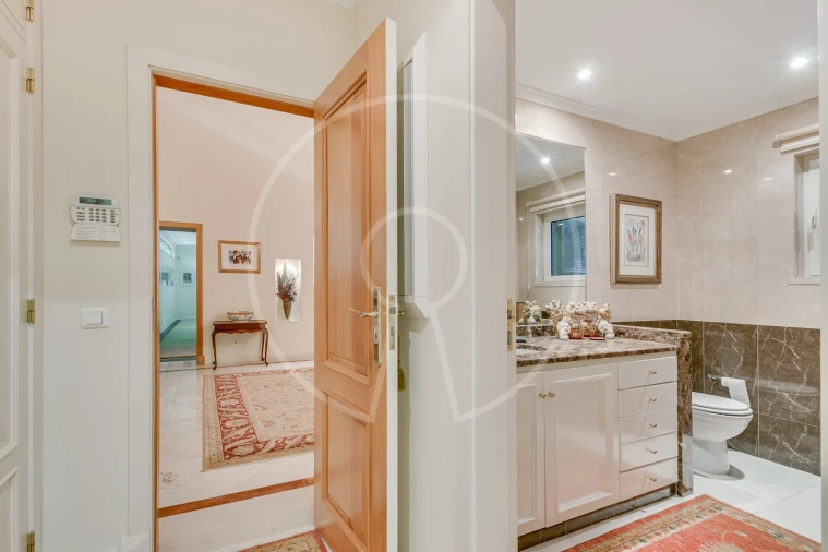 Moradia T5 para Venda em Santo Estêvão Foto 27