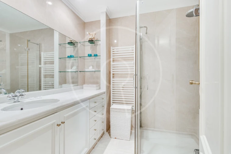 Moradia T5 para Venda em Santo Estêvão Foto 35