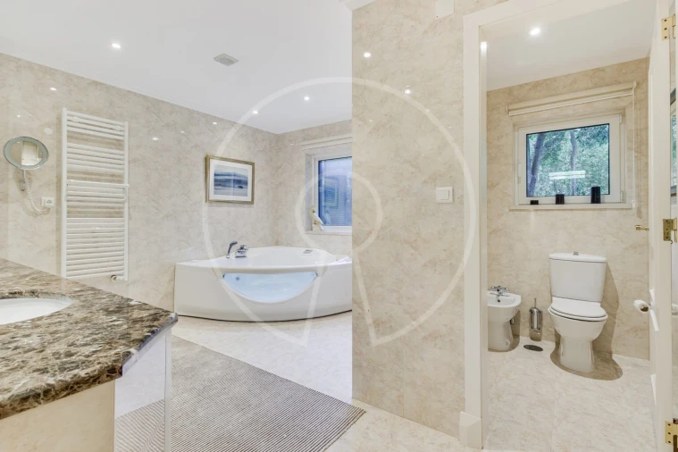 Moradia T5 para Venda em Santo Estêvão Foto 38