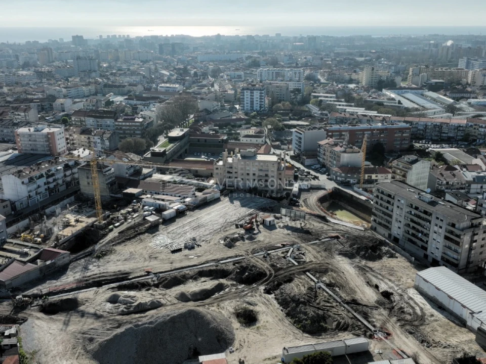 Apartamento T2 para Venda em Paranhos Foto 17