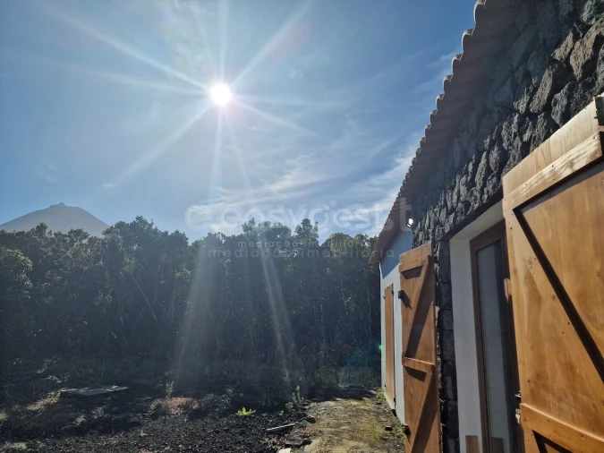 Moradia T2 para Venda em Bandeiras Foto 2