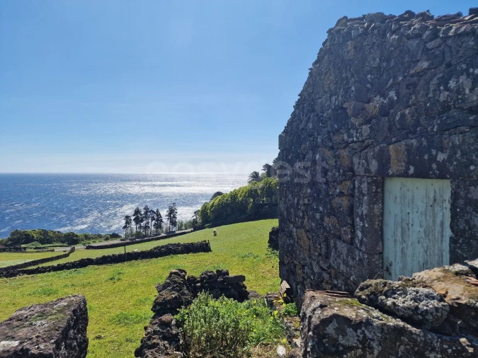 Moradia T2 para Venda em Lajes do Pico Foto 7