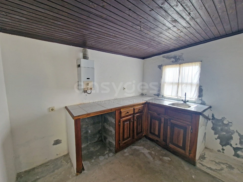 Moradia T2 para Venda em Calheta de Nesquim Foto 12