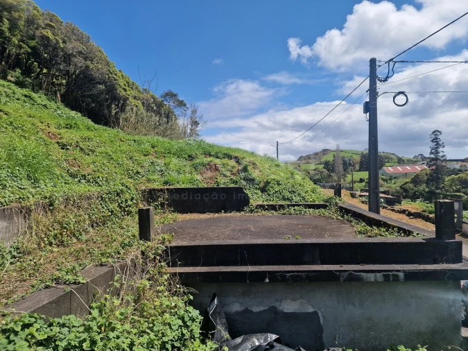 Moradia T4 para Venda em Ribeirinha Foto 5