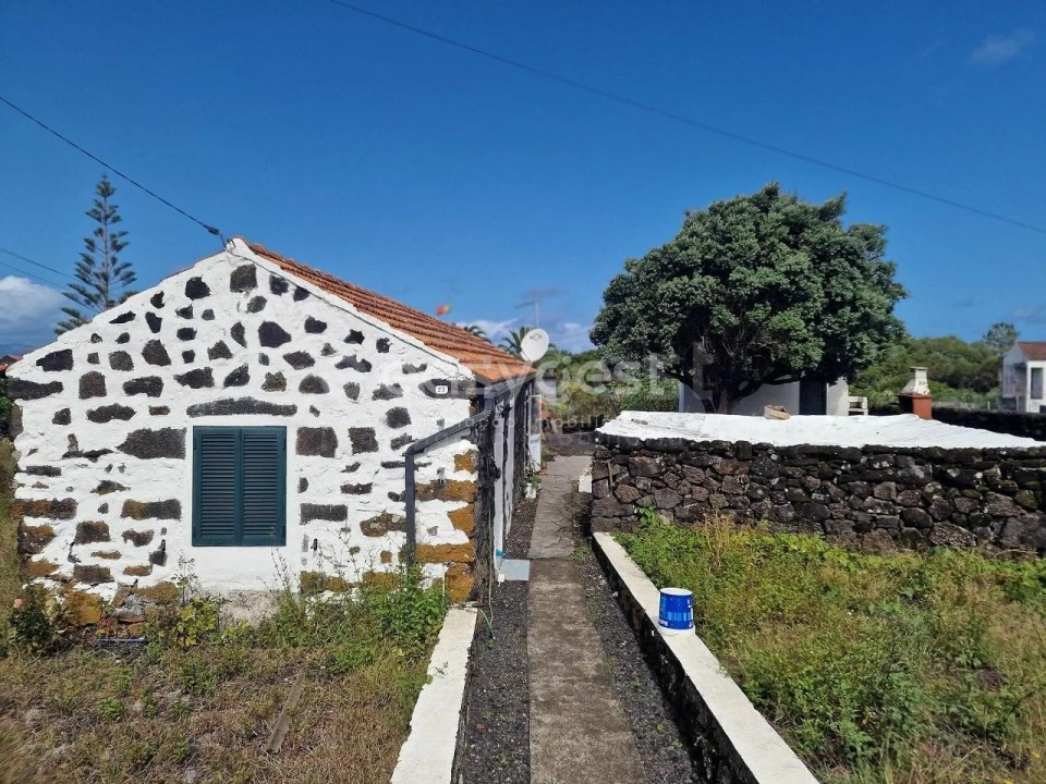 Moradia T2 para Venda em Bandeiras Foto 1