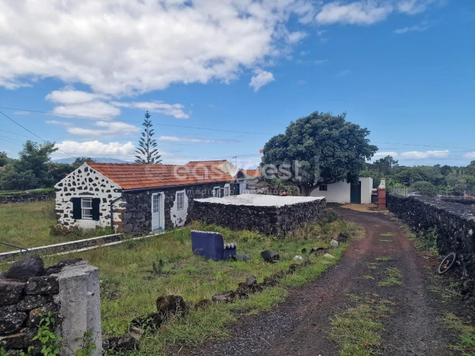 Moradia T2 para Venda em Bandeiras Foto 3