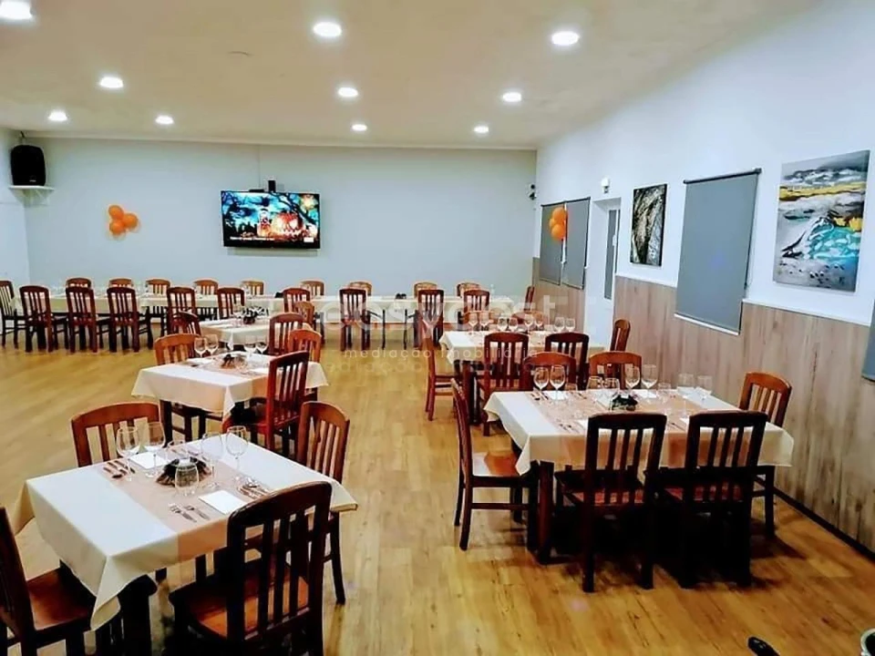 Moradia T4 para Venda em Arrifes Foto 9