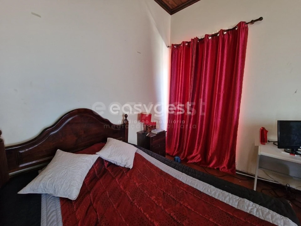 Moradia T4 para Venda em Arrifes Foto 14