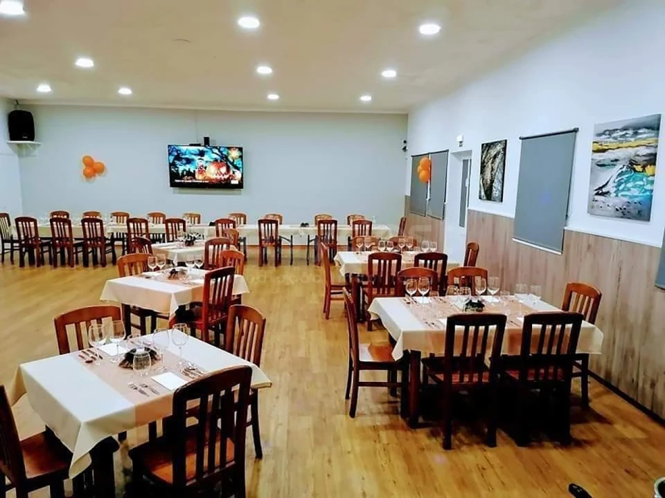 Moradia T4 para Venda em Arrifes Foto 2