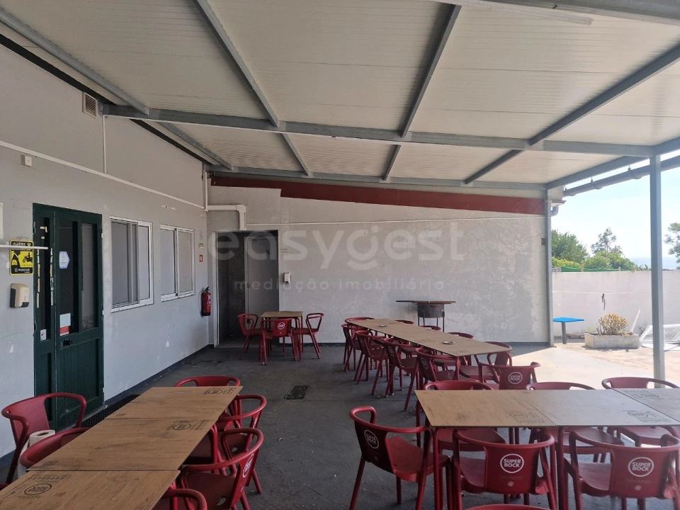 Moradia T4 para Venda em Arrifes Foto 17