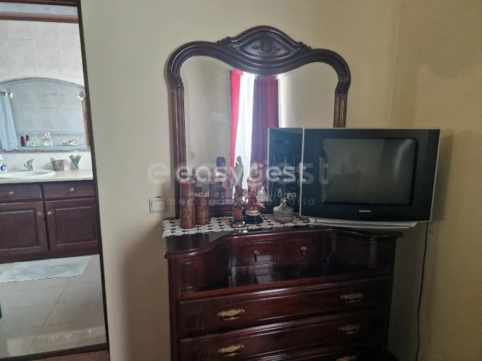 Moradia T4 para Venda em Arrifes Foto 11